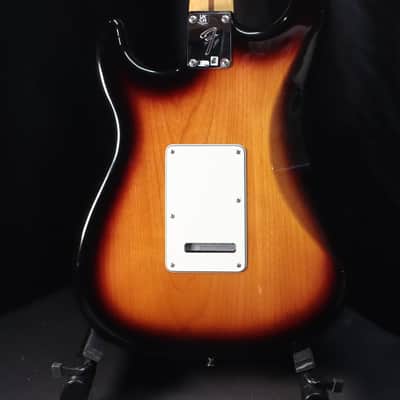 Fender 70th Anniversary Player Stratocaster 2023 - Present - Anniversary 2-Color Sunburst image 6