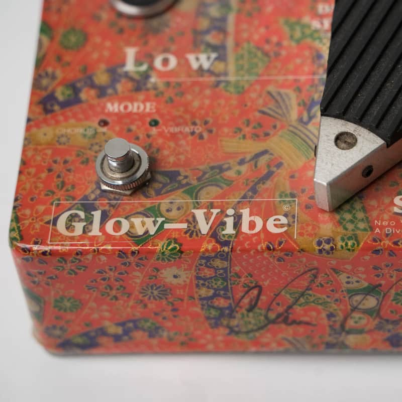 Sobbat GLOW-VIBE GV-1 Monkey Dance Univibe Effects Guitar Pedal