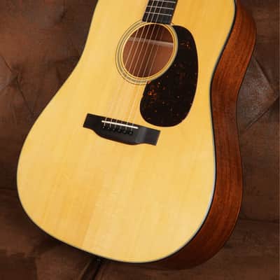 Martin D-18 image 5
