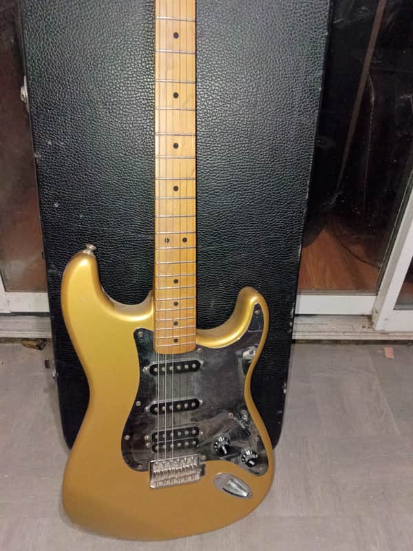 Fender Gold Sister Stratocaster special run 2005 image 1