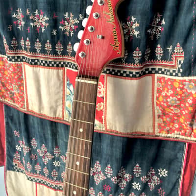 🎻K-on! guitar 🎻Brand New 中野梓 輕音少女 NAKANO AZUSA K on けいおん 結他Official Jazz master Cobain Anime guitar。Cosplay Houkago Tea Time HTT ‘69 Reissue Mustang in Candy Apple Red Fender Japan 秋山澪。🪴🌸👱🏻♀️🌟 image 2