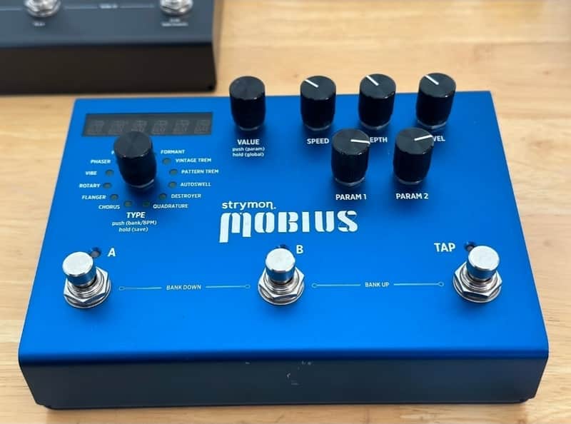 Strymon Mobius