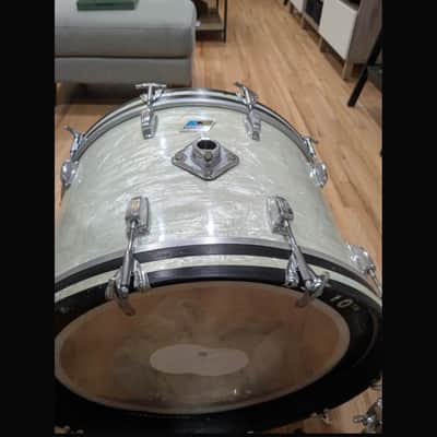 Ludwig Classic Maple Fab Outfit 9x13 / 16x16 / 14x22" Drum Set image 14