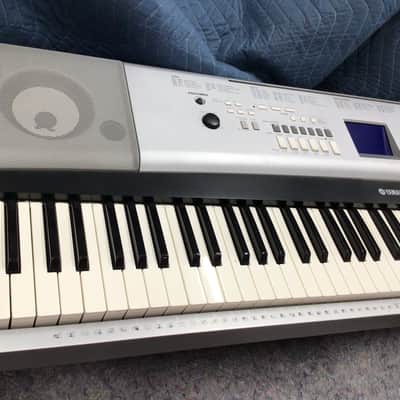 Yamaha DGX-520 image 3