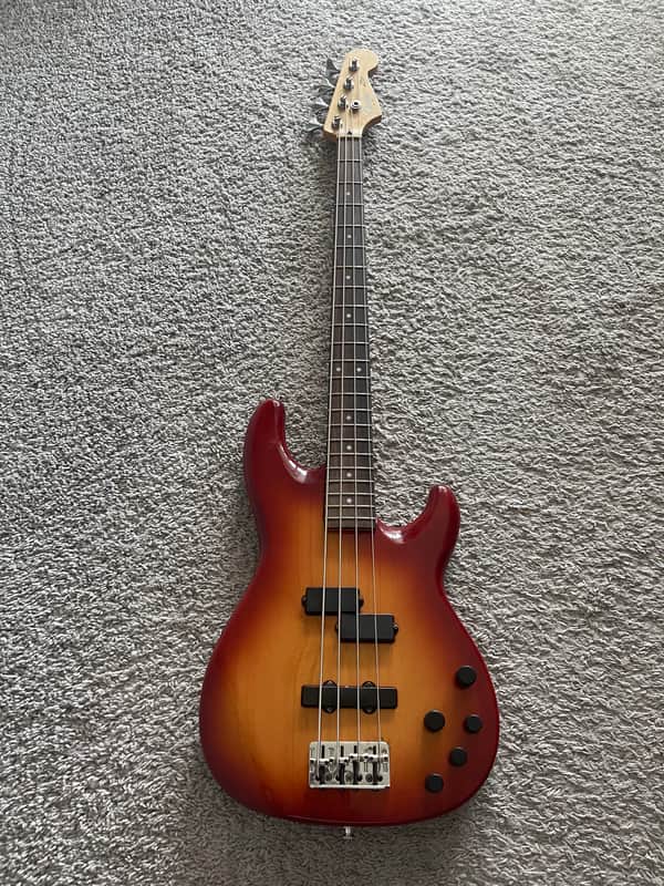 Fender Deluxe Zone Bass 2002 MIM Sienna Sunburst Rare 4-String Bass Guitar image 1