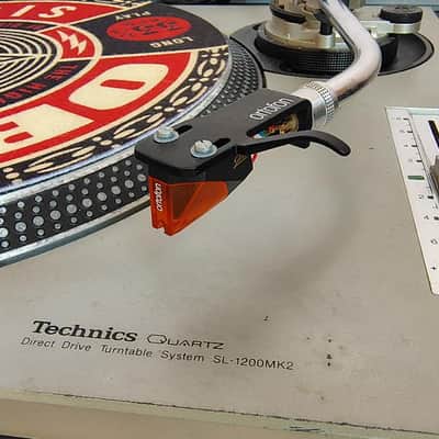 Technics SL1200 Mk II turntable in very good condition, great nearly new cartridge - 1980's image 3