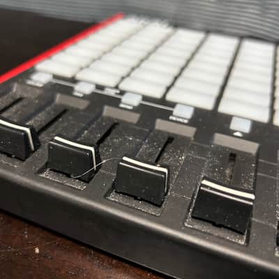 Akai APC Mini MKII MIDI Controller 2023 - Present - Black image 5