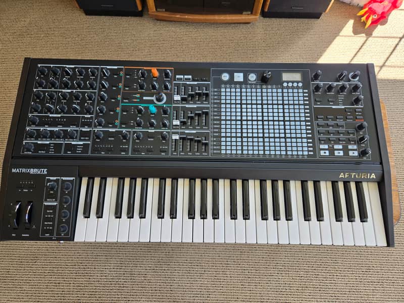 Arturia MatrixBrute Noir Edition 49-Key Synthesizer