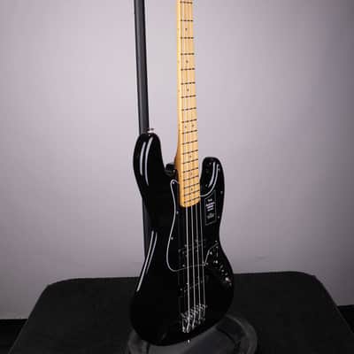 Fender Player II Jazz Bass - Black with Maple Fingerboard image 3