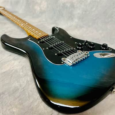 G&L Custom Shop Legacy 2023 - Lake Placid Blue Burst image 6