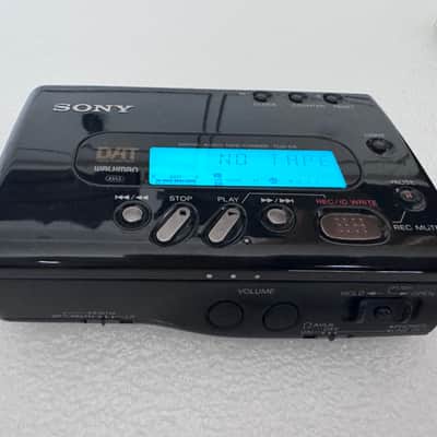 Sony TCD-D8 DAT Walkman 2000 - Excellent image 2