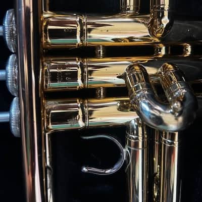 Yamaha YTR-200ADII Advantage Standard Bb Trumpet 2010s - Brass image 10