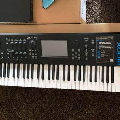 Yamaha MODX6 61 Semi-weighted Key Synthesizer Synth Studio Keyboard MINT Condition image 2