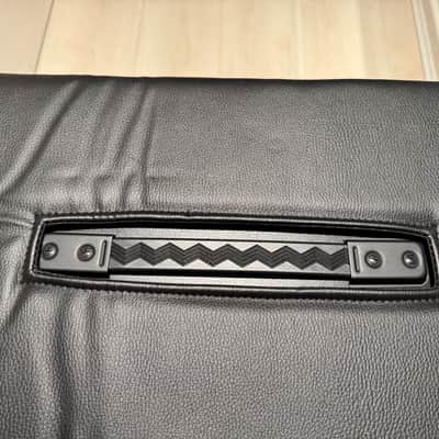 Yamaha THRC212-300W 2x12" Cabinet 2010s - Black image 5