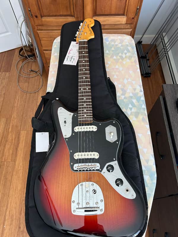 Fender Jaguar American Professional 2026 - Sunburst