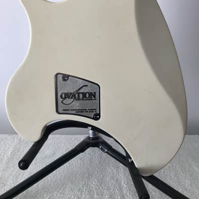 Ovation Breadwinner White image 10