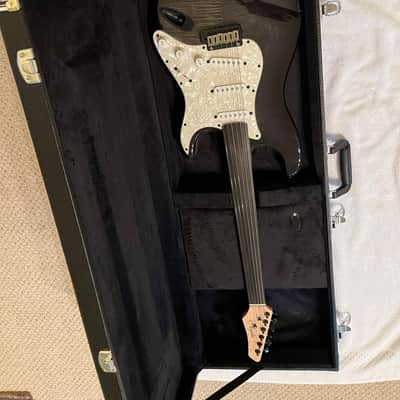 Agile Agile Fretless S-Style – Ebony Board + Hard Case 2019 - Black Transparent Flamed Maple body and neck image 5