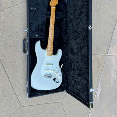 Fender Eric Johnson Stratocaster with Maple Fretboard 2005 - Present White Blonde image 1
