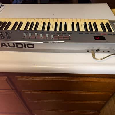 M-Audio Oxygen 49 MKI MIDI Keyboard Controller 2006 - 2009 - Silver image 9