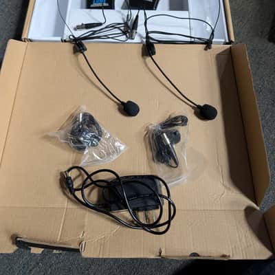 VocoPro UDH-Dual-B wireless Microphone System image 3