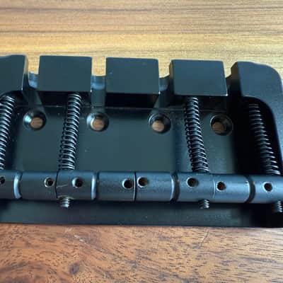 Hipshot Style B bass bridge - 18mm - solid Brass Black image 3