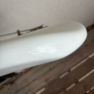 Squier Vintage Modified Jazzmaster with Laurel Fretboard 2018 - 2019 - Olympic White electric guitar tortoise image 15