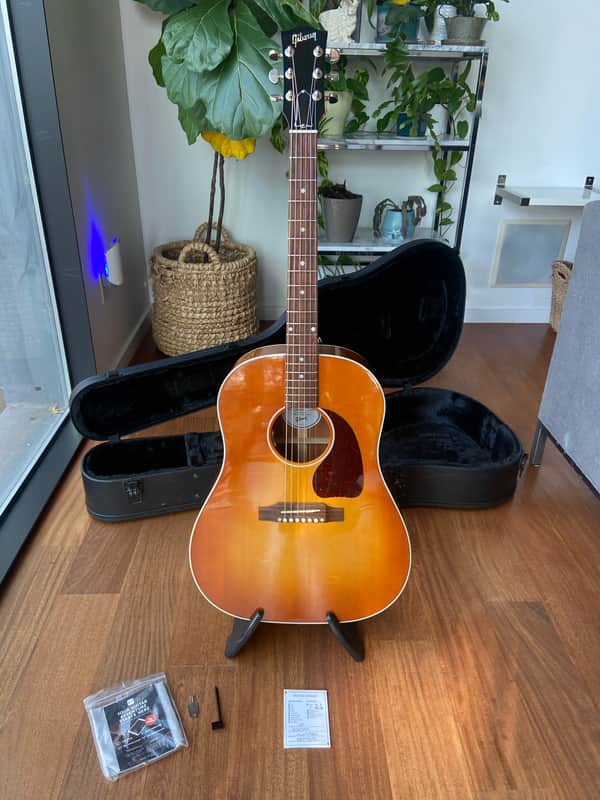 2025 Gibson J-45 Standard - Heritage Cherry Sunburst