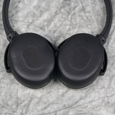 Bose QuietComfort 3 Acoustic Noise Cancelling Headphones, Black image 5