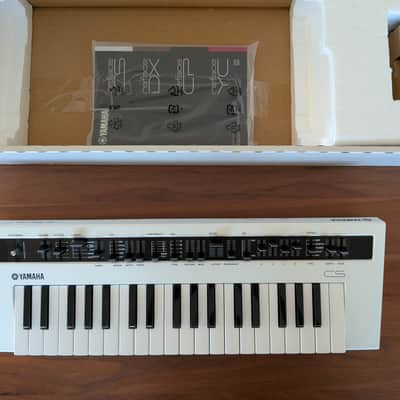 Yamaha Reface CS Mini Mobile Keyboard image 10