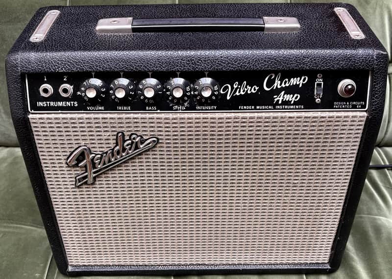 Fender Vibro Champ 6-Watt 1x8" Guitar Combo 1966 - Black Panel - serviced and reconed image 1