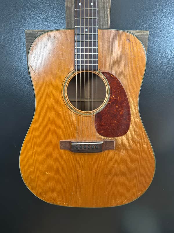 Martin D-18 1951 - Natural image 1