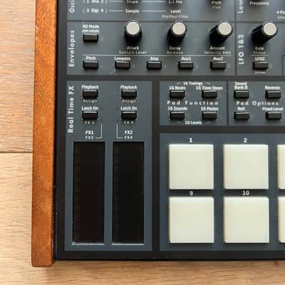 Immagine Dave Smith Instruments Tempest 6-Voice Drum Machine 2011 - 2018 - Black with Wood Sides - 2
