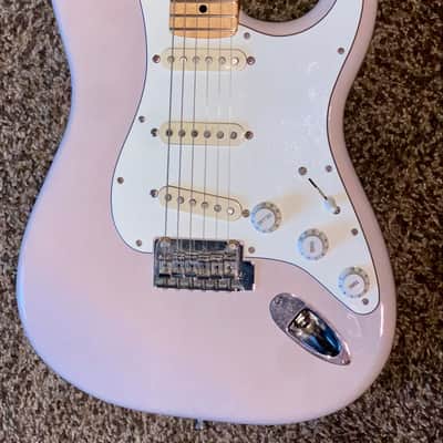 2022 Fender Junior Collection  Stratocaster Satin Shell Pink electric guitar made in japan MIJ image 4