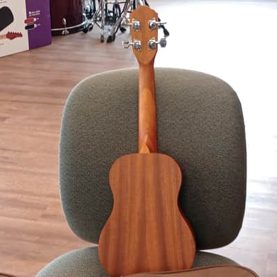 Oscar Schmidt OU2PAK Mahogany Ukulele - Natural image 3