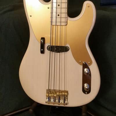 Gold replacement pickguard for Squier Classic Vibe 50s Precision Bass image 4