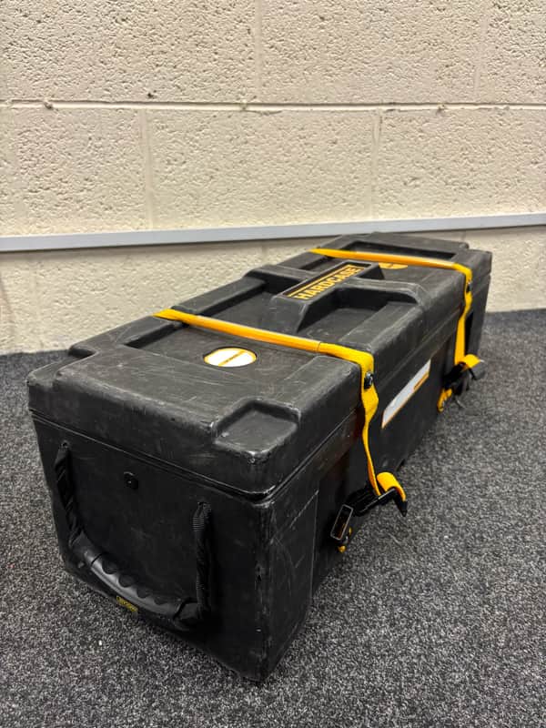 Hardcase HN28W 28" hardware case with wheels image 1