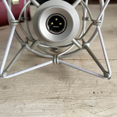 Neumann U 87 Ai Large Diaphragm Multipattern Condenser Microphone 1986 - Present - Nickel image 5