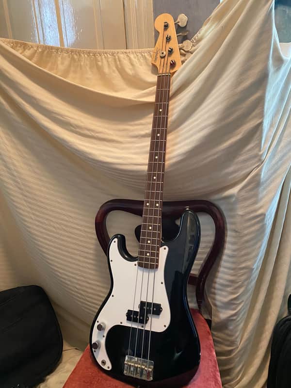 fender squirer p bass guitar left handed 1997 black image 1