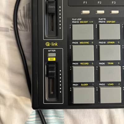 Akai MPC 1000 Sampler - Black image 11