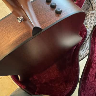 Taylor 320e Baritone 2016 - Mahogany image 4