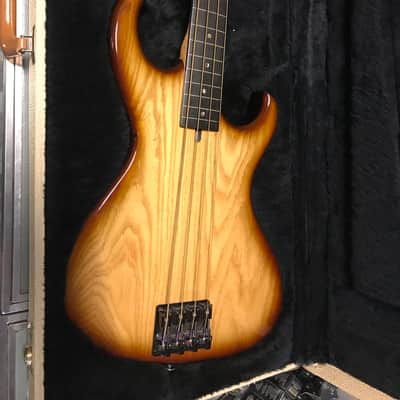 Rick Turner Renaissance Electroline 1 Fretless Bass 1996 Sunburst image 17