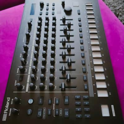 Roland TR-8S AIRA Rhythm Performer with Sample Playback 2018 - Present - Black