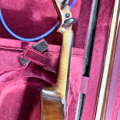 Antique Jacobus Stainer-Style Full-Size Violin – 1635 Label, Bow & Case Antique Jacobus Stainer-Style Full-Size Violin – 1635 Label, Bow & Case Unknown  - warm amber-brown finish, attractive figured maple back and sides image 8