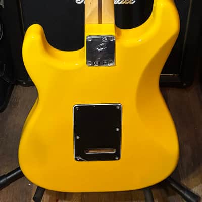 Fender Limited edition Player Stratocaster 2021 - Ferrari Yellow image 8
