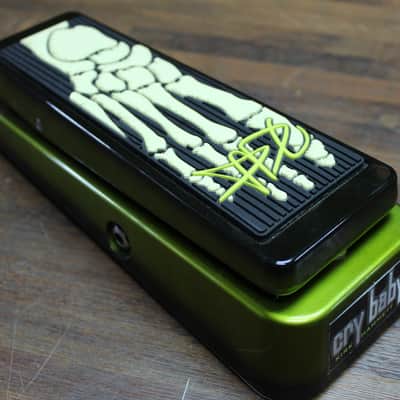 Dunlop Kirk Hammett Signature Cry Baby Wah Electric Guitar Pedal image 4