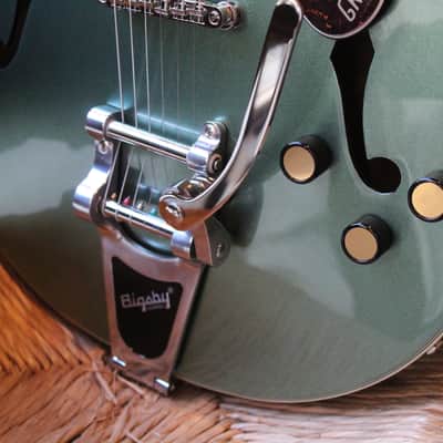 GRETSCH "G2622T Streamline Center Block Double-Cut with Bigsby, Laurel Fingerboard, Broad’Tron BT-3S Pickups, Steel Olive" 3, 2 KG image 17