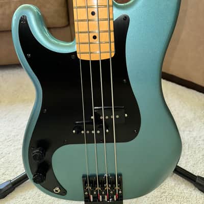 Fender Player Precision Bass with Maple Fretboard 2018 - 2024 - Tidepool image 2