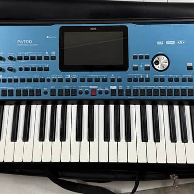 Korg Pa700 Professional Arranger - Standard 2017 - Present - Blue