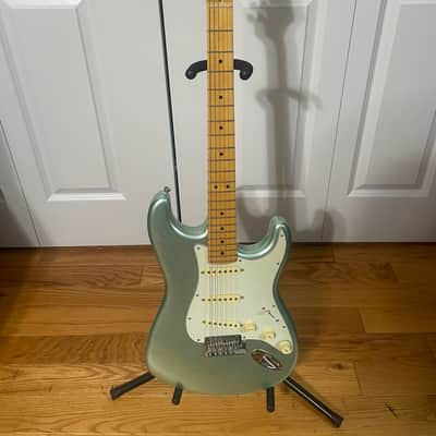 Fender American Professional II Stratocaster with Maple Fretboard 2020 - Present Mystic Surf Green image 4