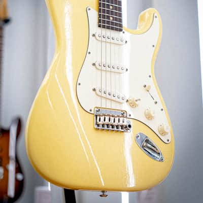 Suhr Classic S Antique SSS Vintage Yellow image 2